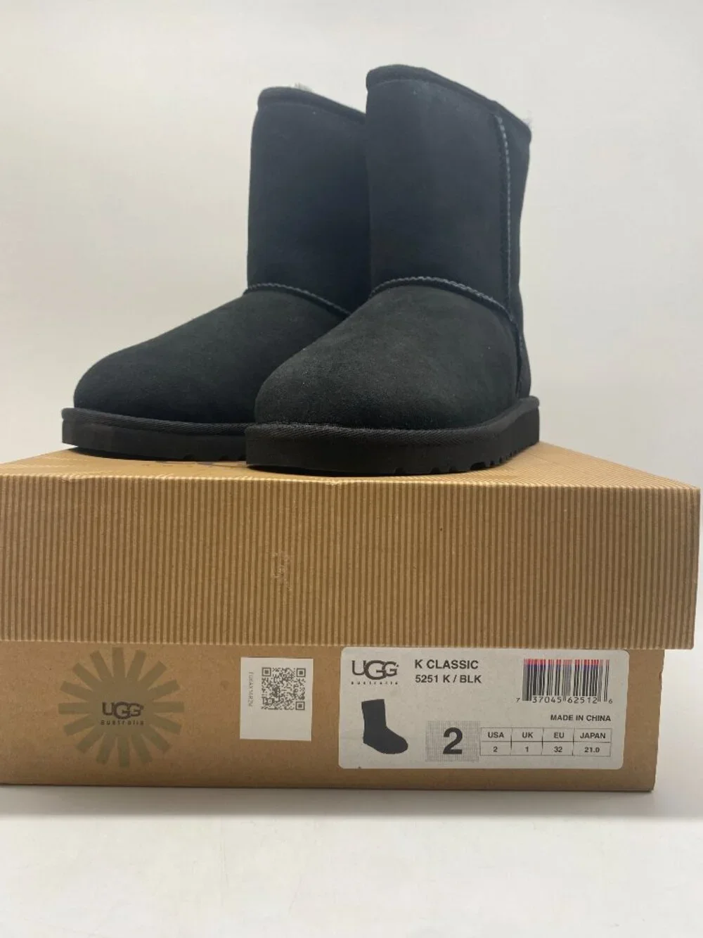 UGG KIDS CLASSIC BOOTS BLACK US BIG KIDS VARIOUS SIZE
